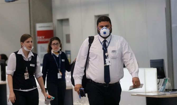 Gol e Latam exigirão máscaras em passageiros a partir do dia 10